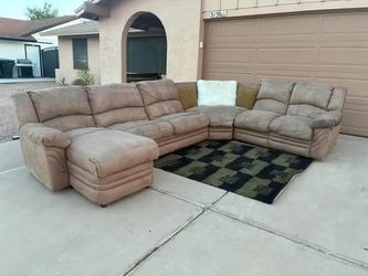 Free Delivery!!! Free Couch Removal!!! Large Beige Sleeper Sectional Couch w/ Chaise & Pull-Out Bed & Recliner– Must See!