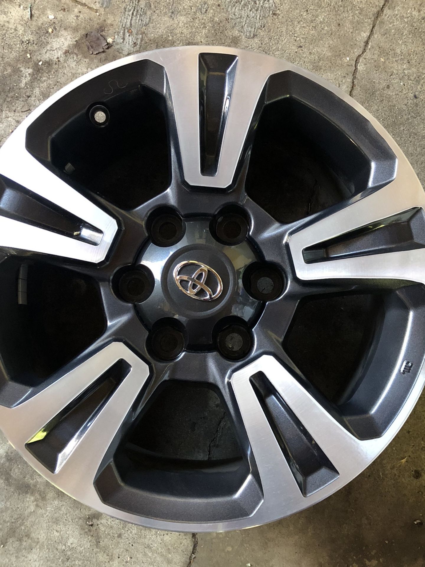 4 RIMS TOYOTA SIZE 17 TRD STOCK THEY FIT TACOMA SEQUOIA  4RUNNER 6 LUGS GREAT CONDITION AND CHARGER SHAPE 