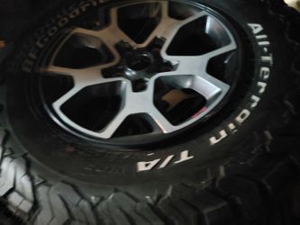 Jeep Rubicon tires