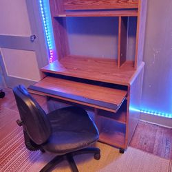 Desk / Chair 