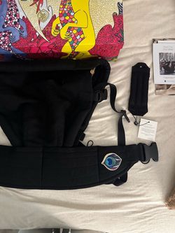 Artipoppe baby carrier
