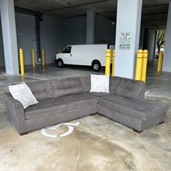 Grey Sectional Sofa !!! Great Condition