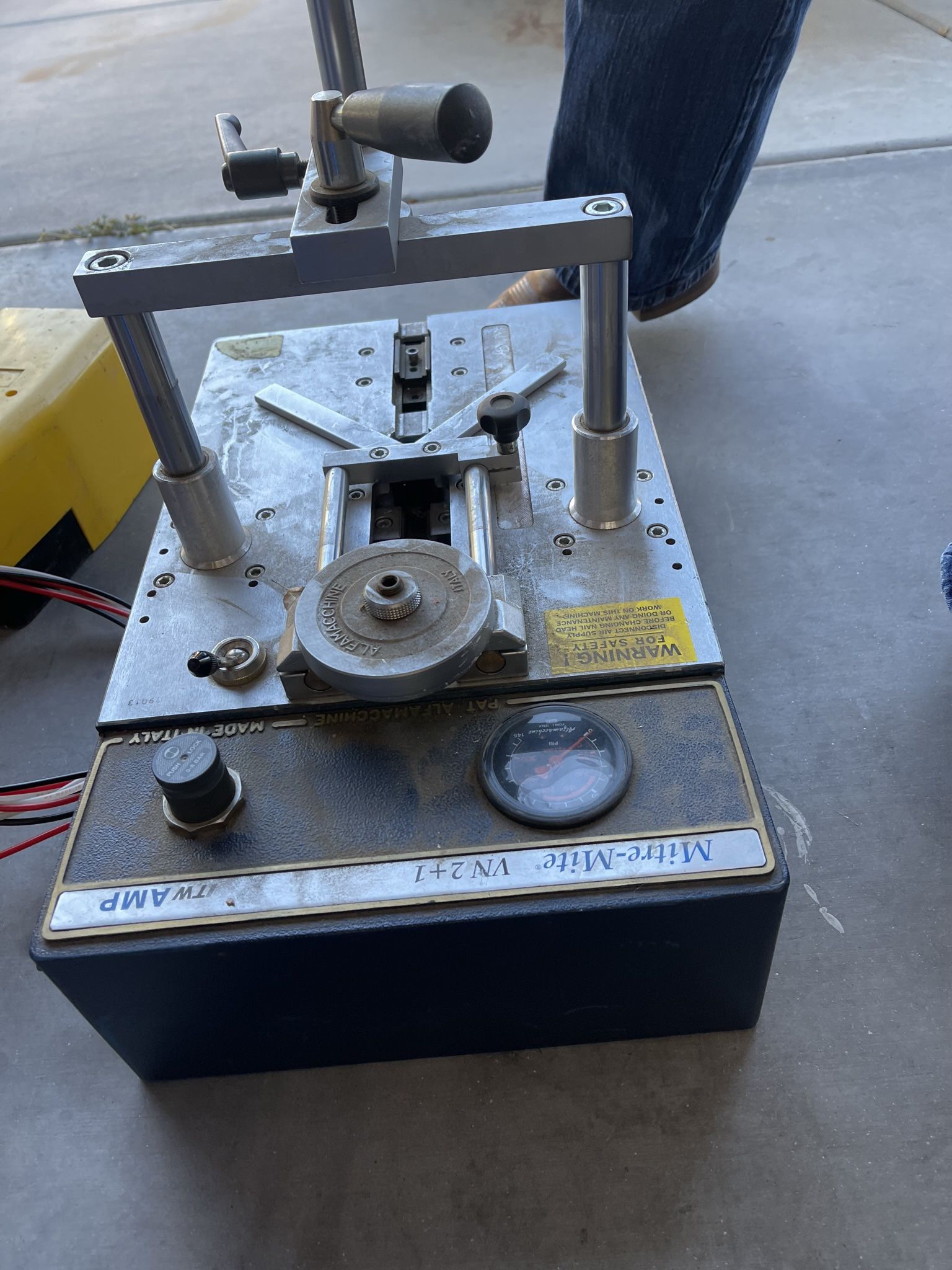 Mitremite Vn 2+1 Underpinner Picture Frame Nailer for Sale in Sun City