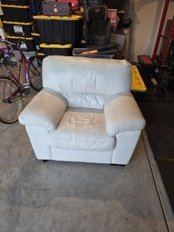 Free White Leather Chair