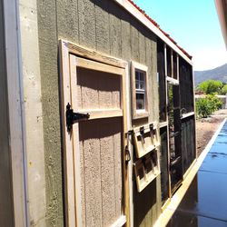 Custom Chicken Coops. 