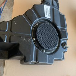 Factory Subwoofer Keep Grand Cherokee 
