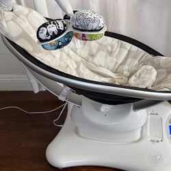 4moms mamaRoo Baby Swing