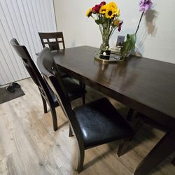 Dinning Table 
