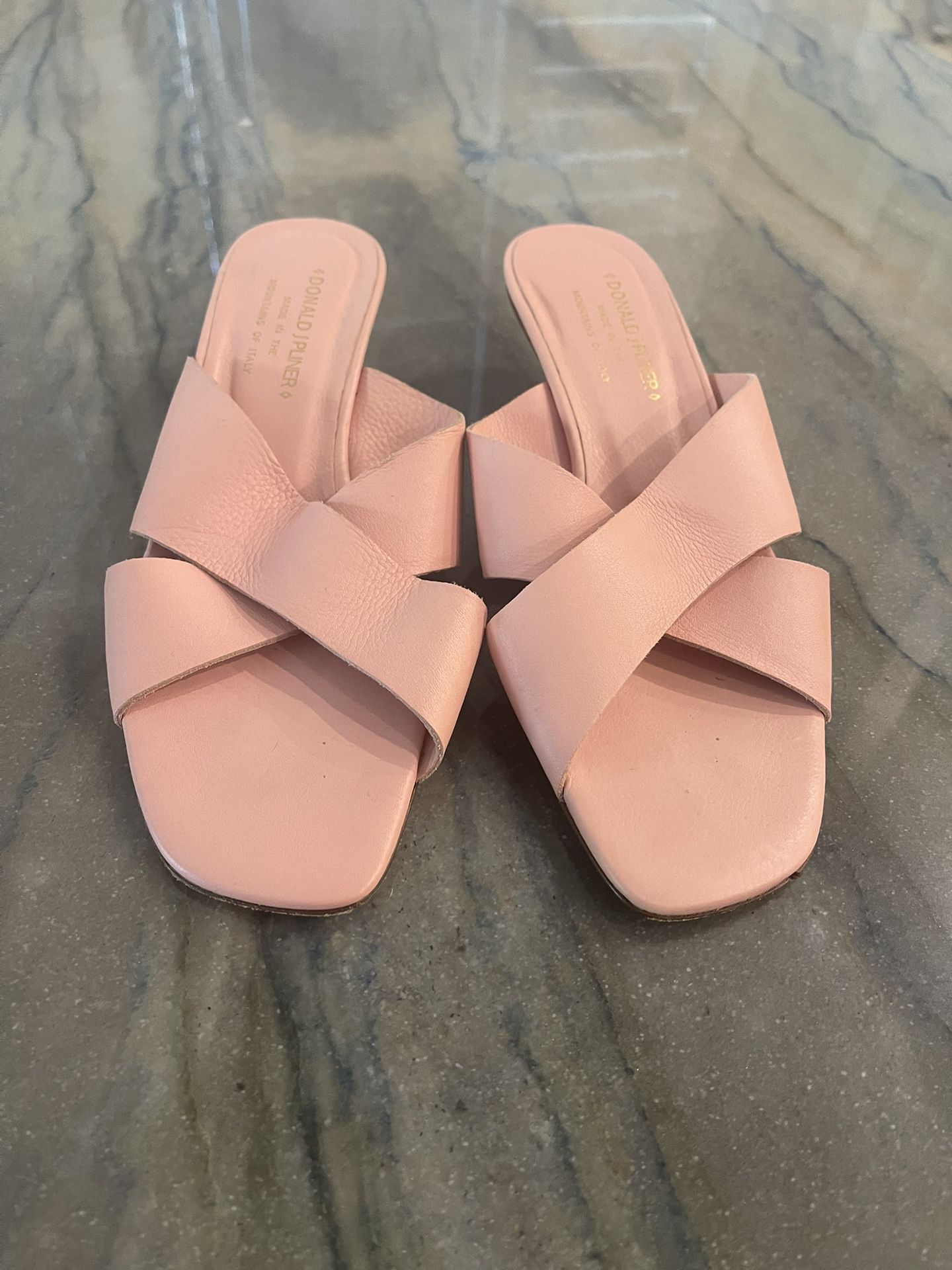 Donald Pliner Women’s 8.5 Pink Heel