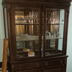  Antique Cherry Ŵood Glass Armour Cabinet
