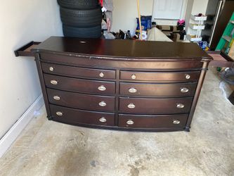 Solid Mahoney wood Dresser & Mirror