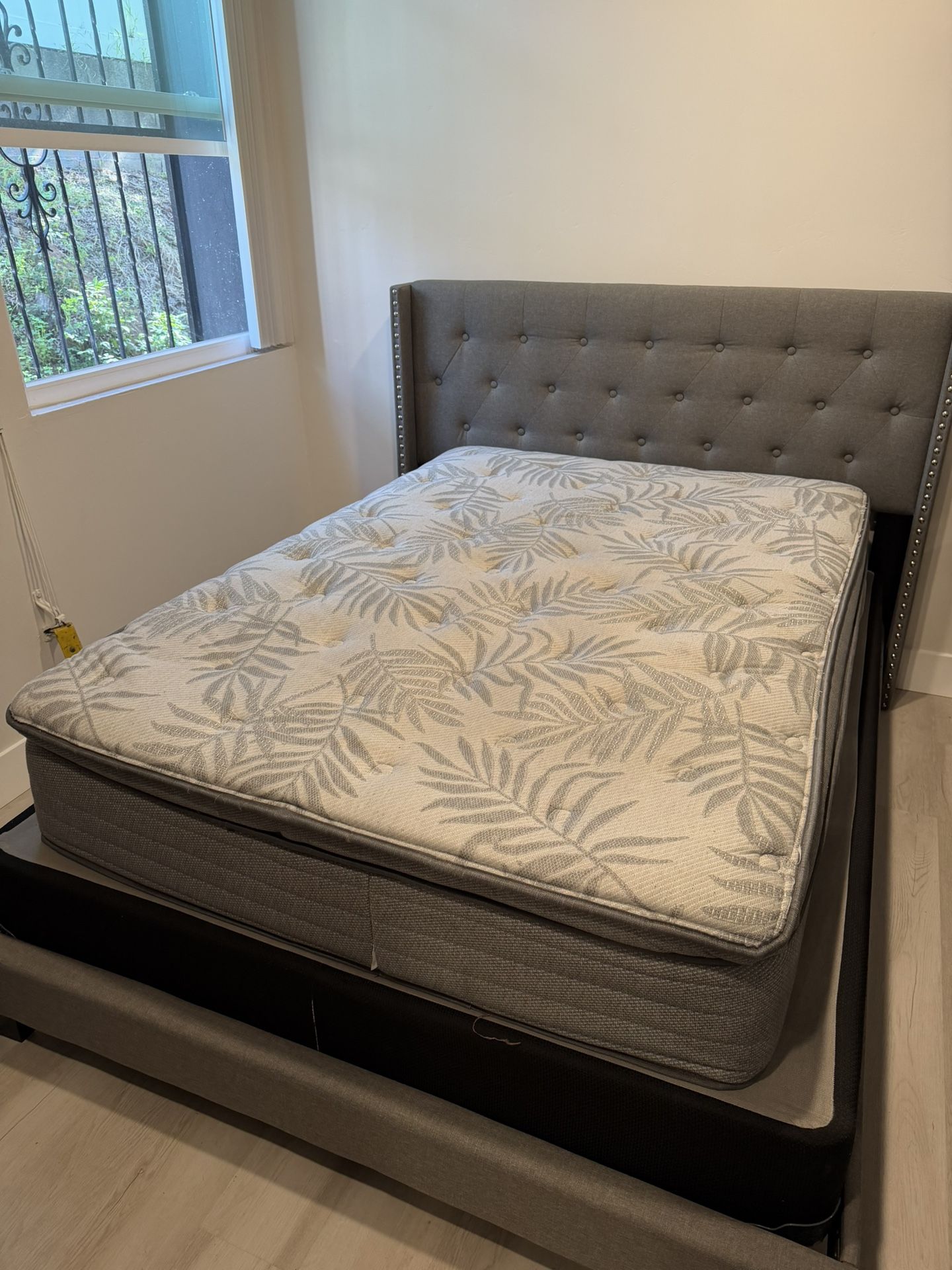 Full size mattress