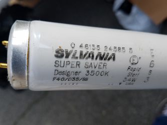 Case of 30 Sylvania Super Saver 4ft Flourescent Lamps