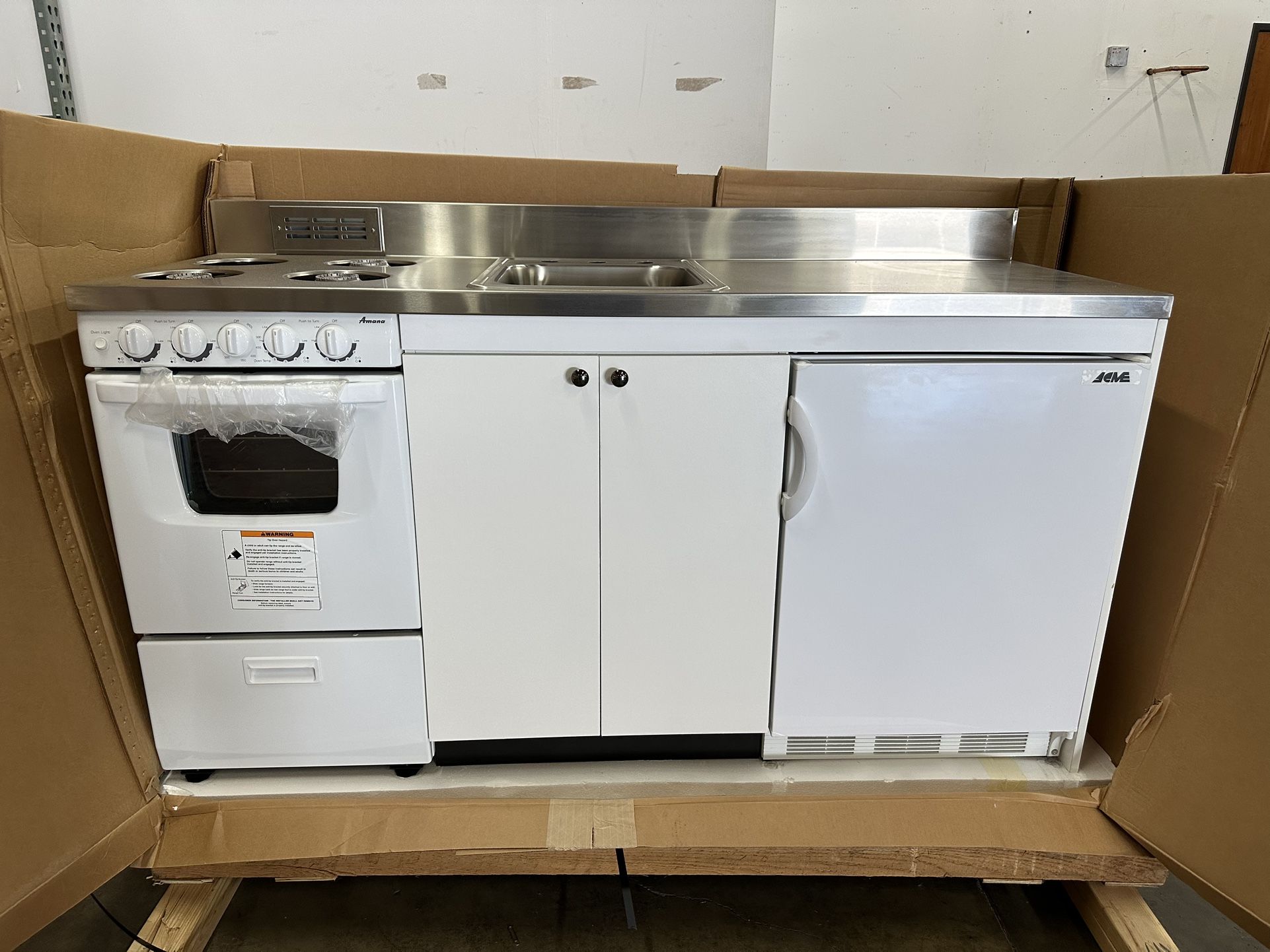 Kitchenette ***NEW***