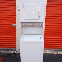 Spotless Whirlpool Stacked Electric Washer And Dryer 