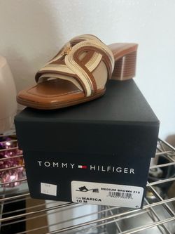 Macys Tommy Hilfiger Women’s Sandal size 10
