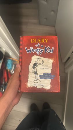 Diary of a wimpy kid book