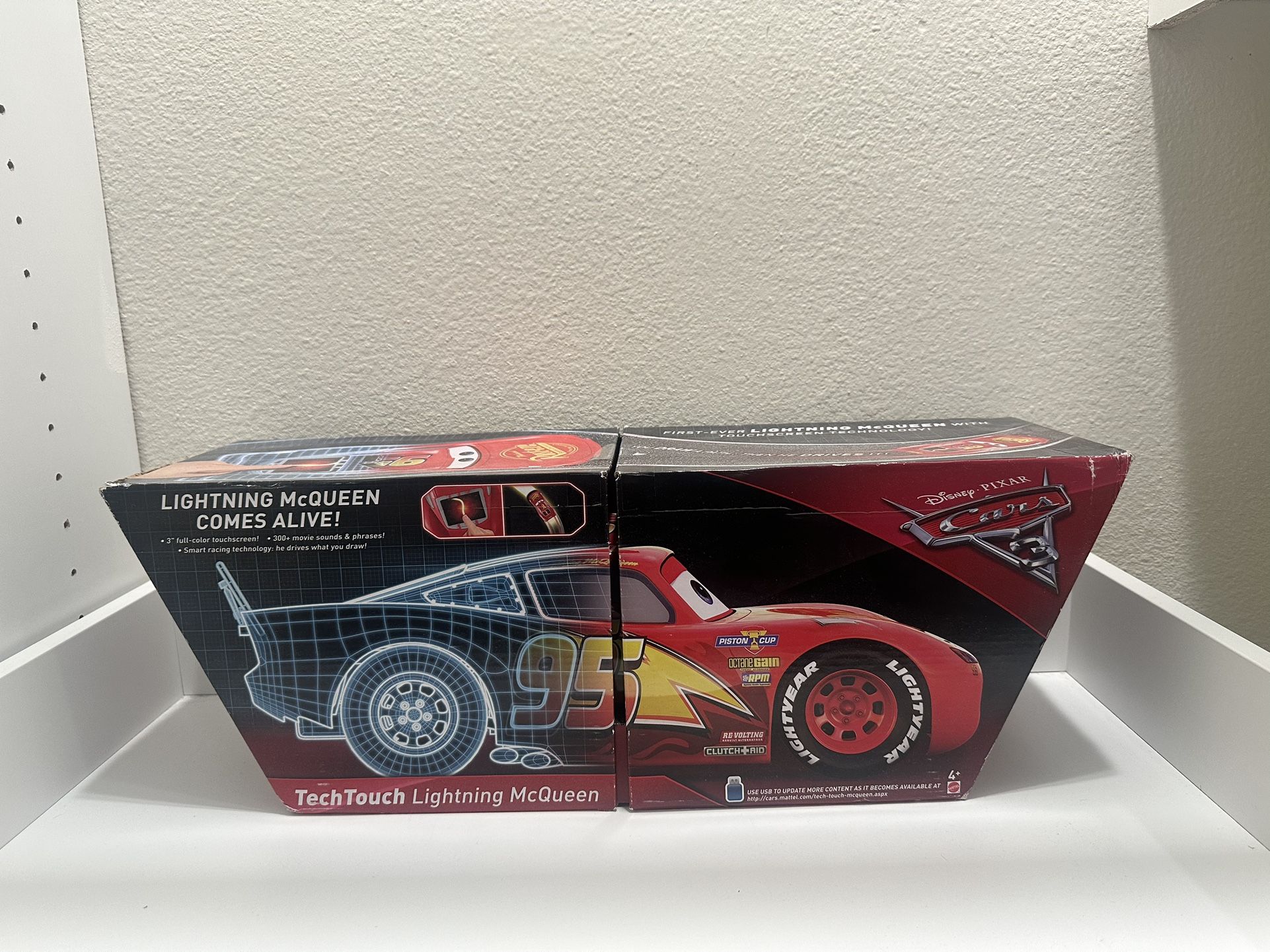 New Disney Pixar Cars 3 Tech Touch Lightning McQueen Racing Vehicle Mattel Toy