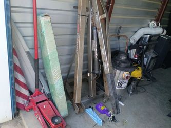 Pittsburgh Automotive 2 Ton Engine Hoist