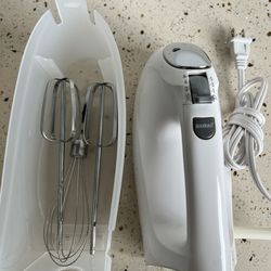 Hamilton Hand Mixer w/Storage Case - Spring Cleaning Sale ✈️