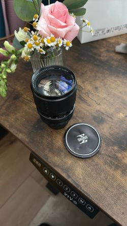 manual focus Sigma XQ Mini-Zoom (39-80mm f/3.5) camera lens
