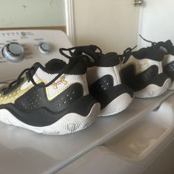 Kids Under Armor Basketball Shoes