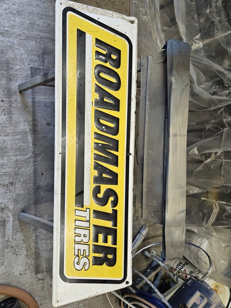 Road master Tire Sign