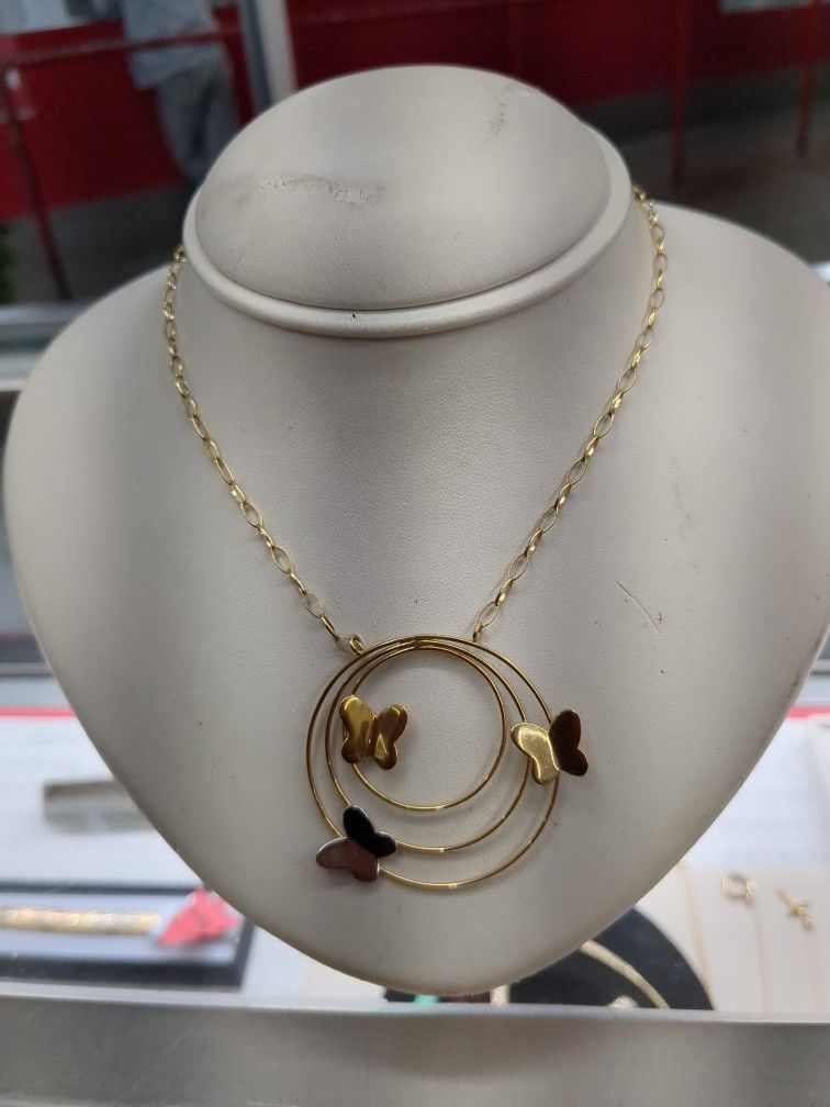 14k Gold Necklace 10.2 Grams 20 Long Regular Price 620 Sale Price $561 Layaway Available 10% Down If You Interested Ask Maribel Thank You
