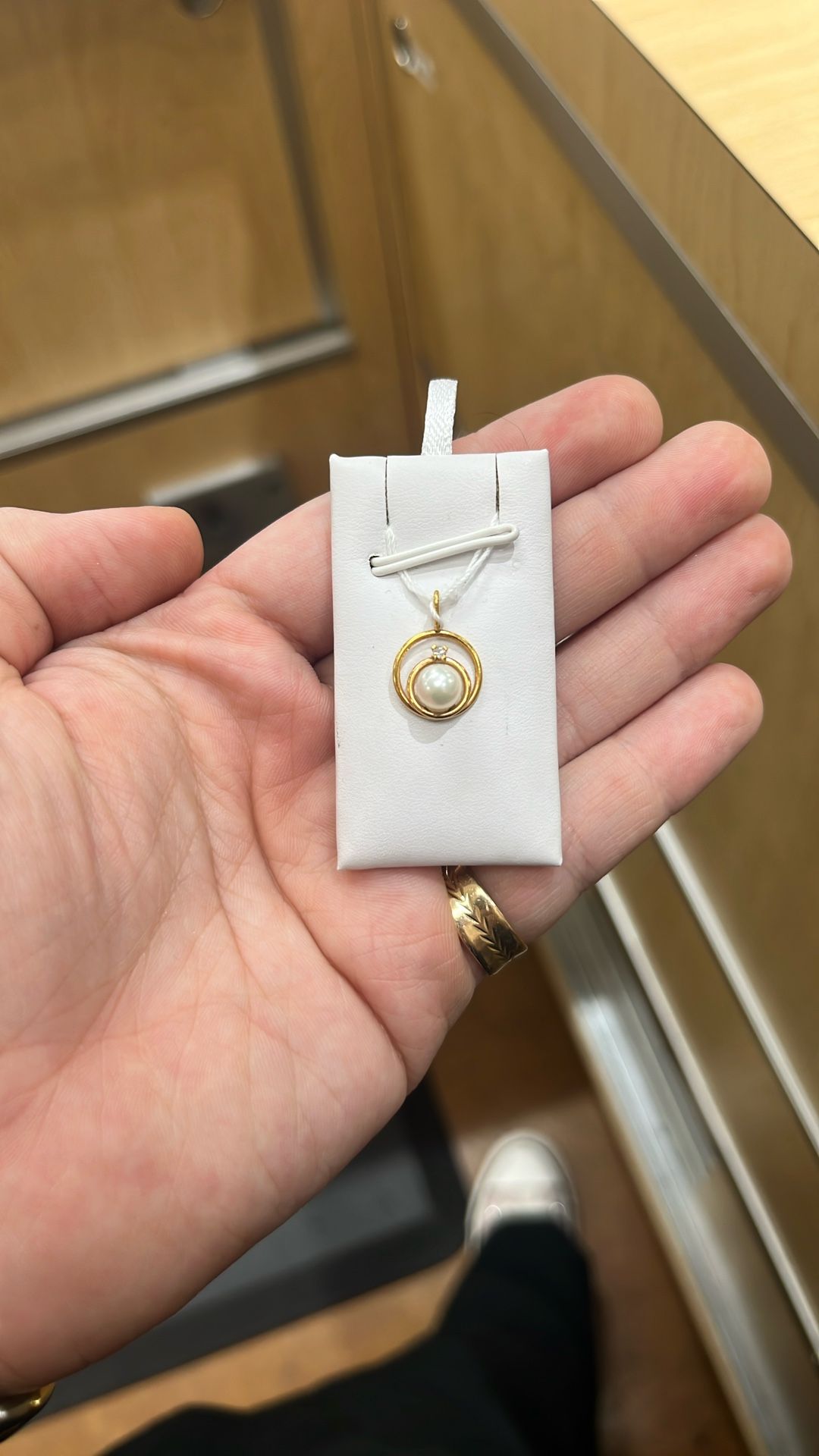 Gold Pearl Pendant With Diamond 