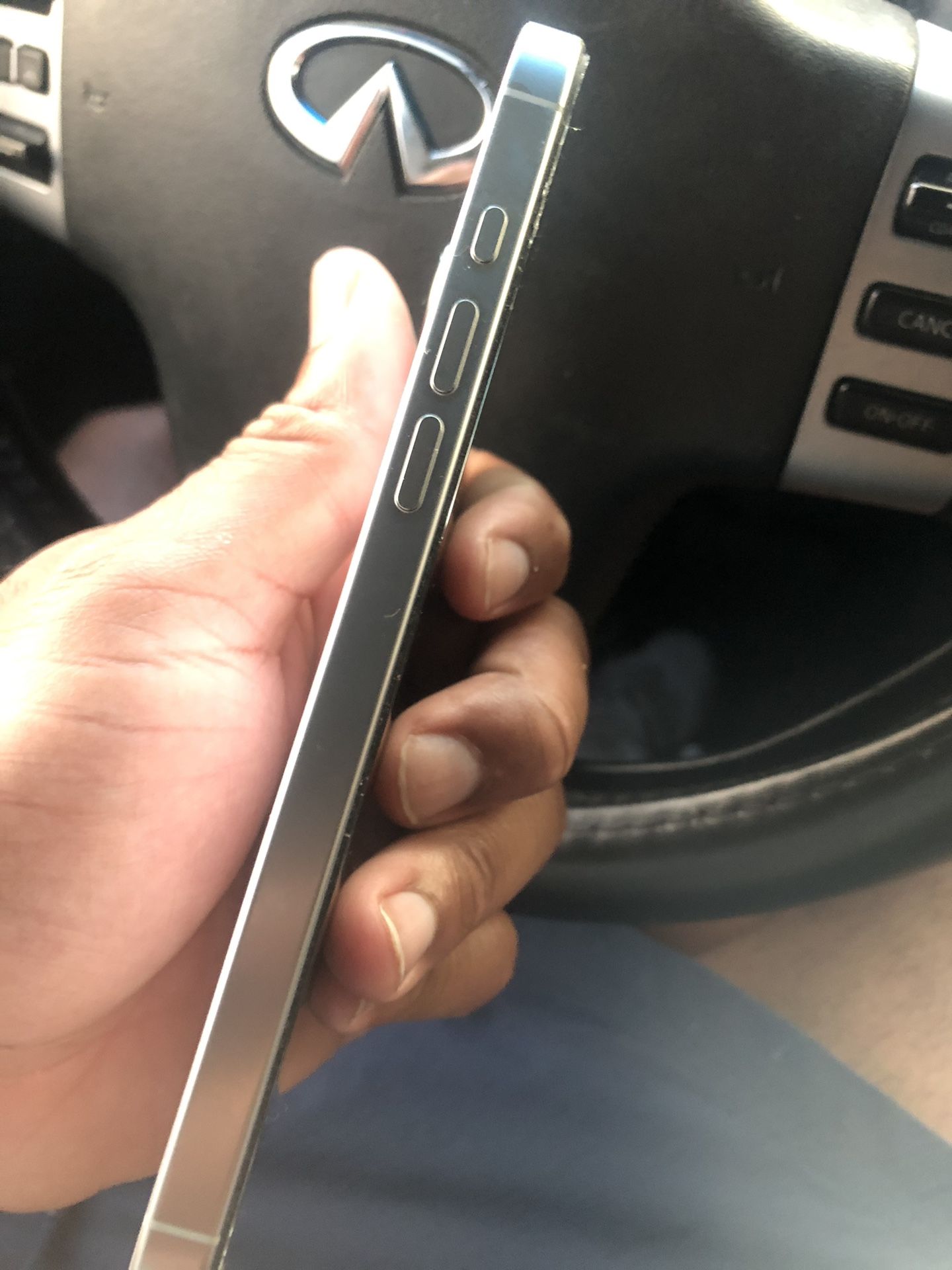 iPhone 16 iCloud Locked 