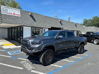 2018 Toyota Tacoma TRD Sport PRE RUNNER, 3.5 Lift, Bumper and more