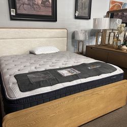 Solid Wood Bedroom Set! $2199 ☎️🤎✨