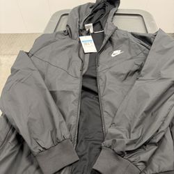 BNWT NIKE SPORTSWEAR WINDRUNNER JACKET & NIKE FLEECE SWEATSUITS