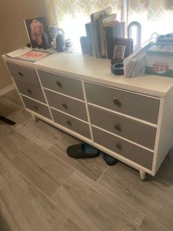 Dresser