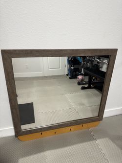 Dresser mirror