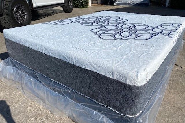 Full Bamboo Hybrid Cool Gel Memory Foam Mattress!!
