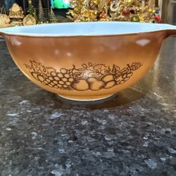 Vintage Pyrex Mixing Bowl
