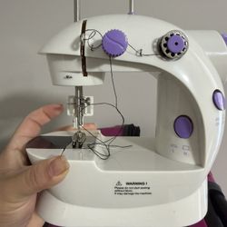 mini sewing machine 