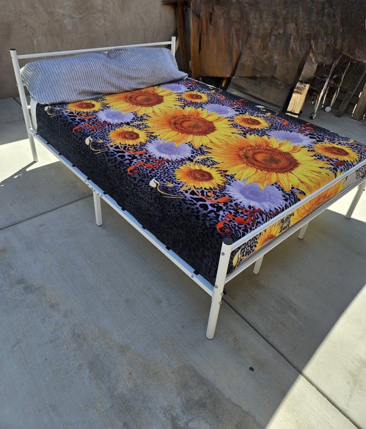 QUEEN SIZE BED WITH MATTRESS INCLUDED!!