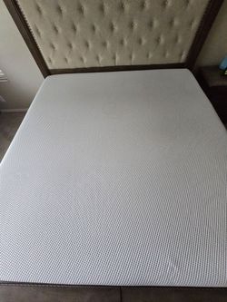 Like New AmeriSleep King Size Medium Firm  Mattress