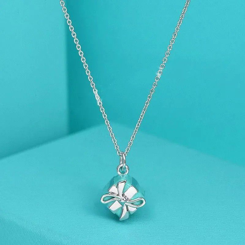 Gorgeous  RARE Luxury Blue Enamel Gift Silver Necklace