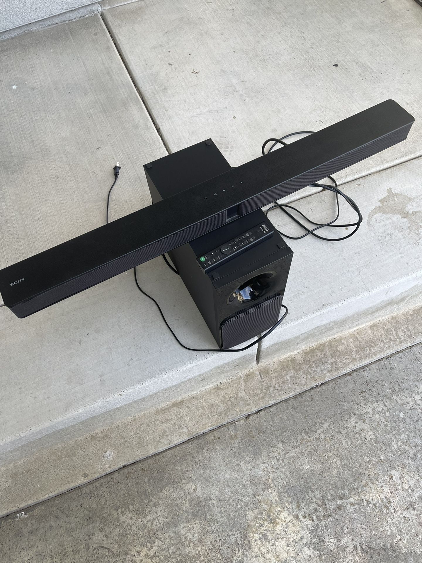 Sony Sound Bar with Subwoofer And Remote for Sale in Brea, CA OfferUp