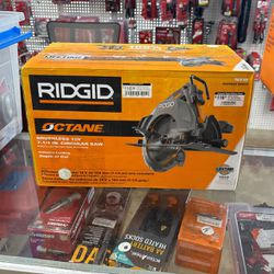 RIDGID 18V OCTANE Brushless Cordless 7-1/4 in. Circular Saw (Tool Only)