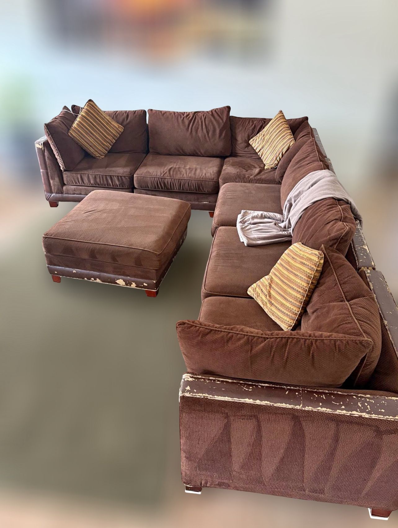 SECTIONAL COUCH!!! π FREE DELIVERY!!! π