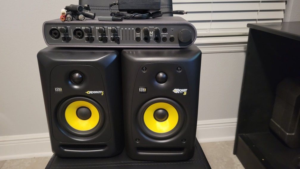 Studio Monitor BUNDLE