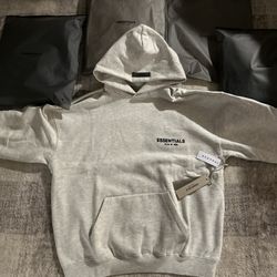 Essentials Fear of Gods Hoodies, Good Quality And Very Comfortable Sizes  M  if anyones interested DM for any questions