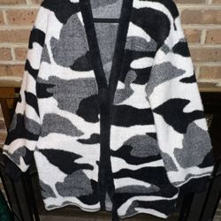 Ladies Large Philosophy black & white leopard print 18% viscose gorgeous cardigan sweater 