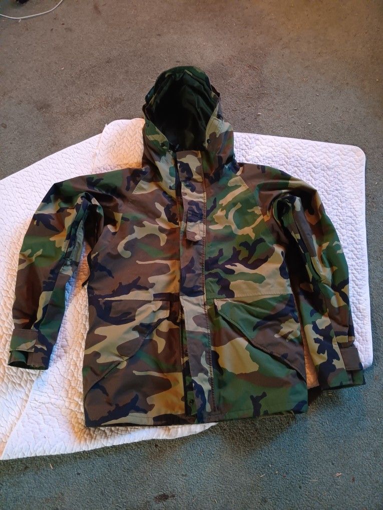Parka, Cold Weather, Camouflage Hooded Feild Jacket.