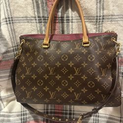 Louis Vuitton Pallas MM Handbag 