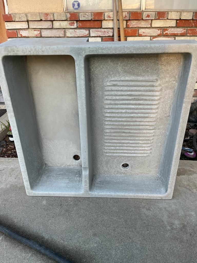 Lavadero De Cemento Con Base De Metal